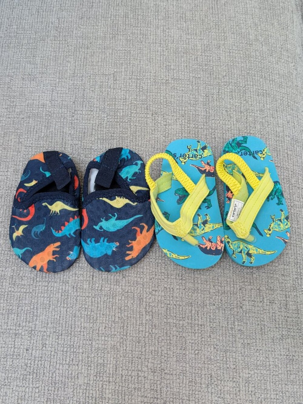 Toddler Boys Dino Shoes, quick dry non-slip water shoes & flip flops, sizes 3-4